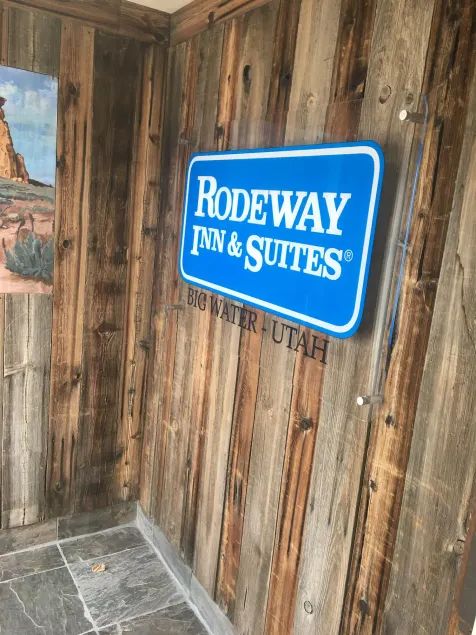 Rodeway Inn & Suites Big Water - Antelope Canyon - Image 1