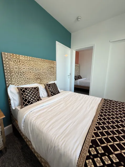The Carlton Hotel - Image 1
