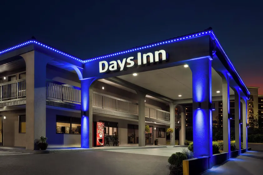 Days Inn by Wyndham Anderson - Image 1