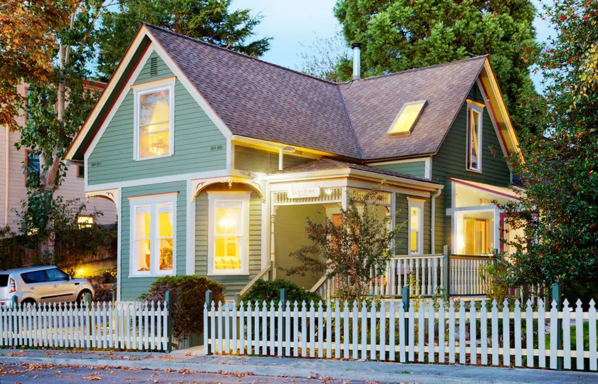 Tucker House Inn - Image 1