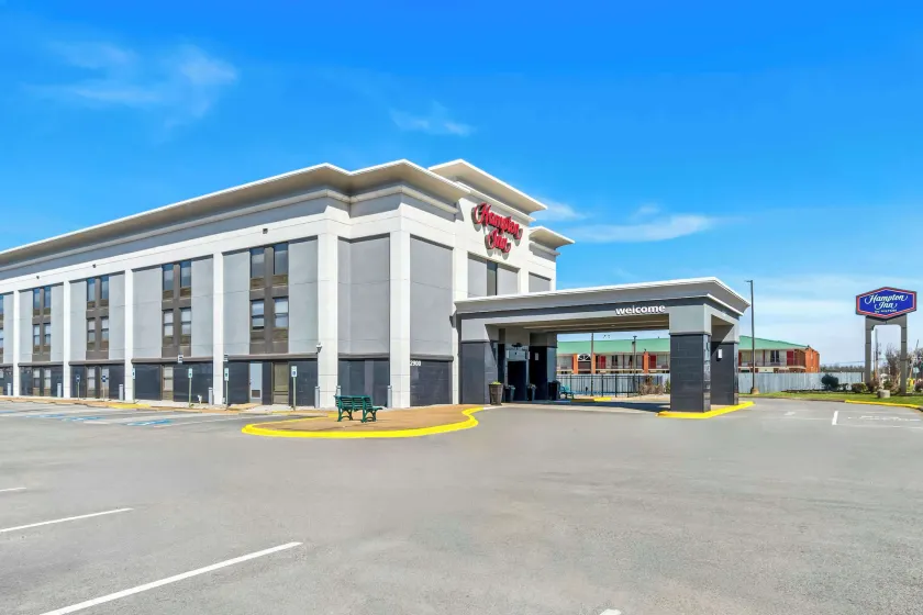 Hampton Inn Jonesboro - Image 1