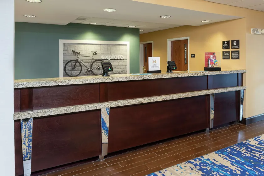 Hampton Inn East Lansing - Image 1
