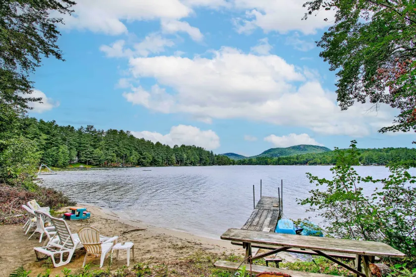 Hartford Cottage w/ Private Beach on Bear Pond! - Image 1