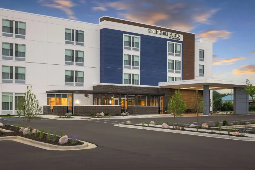 SpringHill Suites by Marriott Eau Claire - Image 1