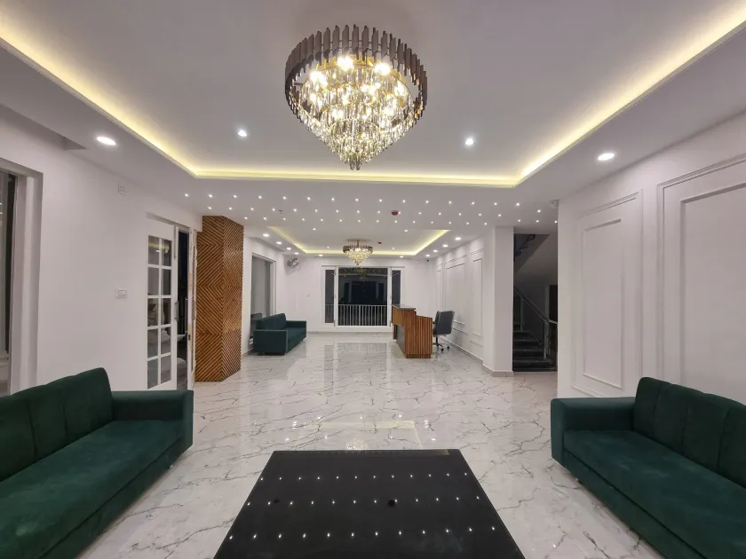 Hotel Luxe Vista Dalhousie By Snow Crest - Lobby