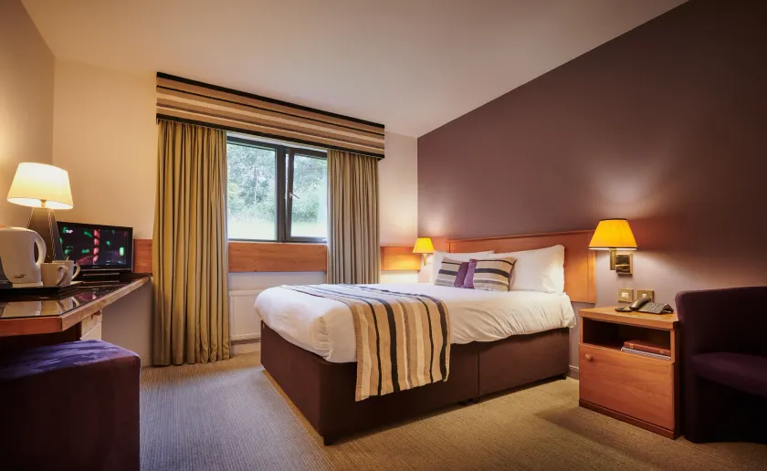 Stirling Court Hotel - Image 1