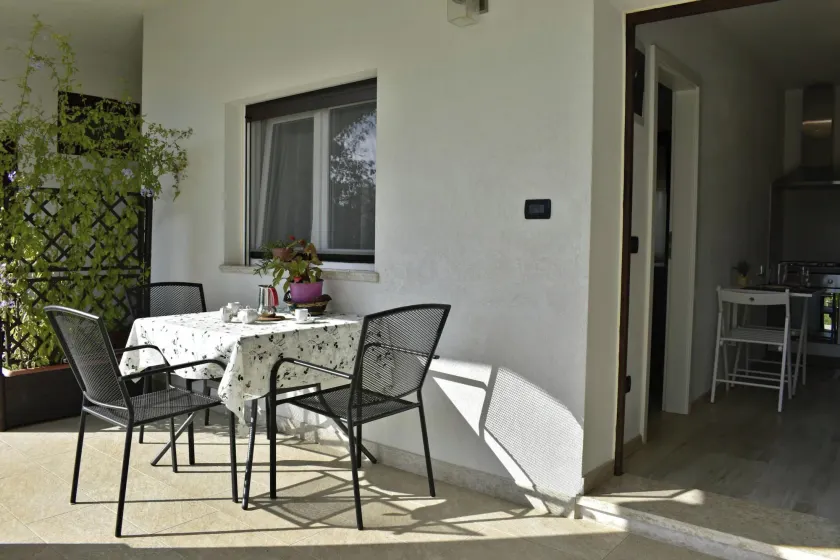 Charming vacation home with garden - Image 1
