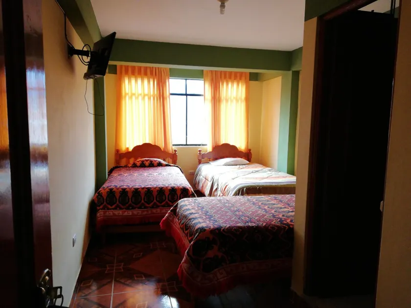 Artesonraju Hostel Huaraz - Image 1
