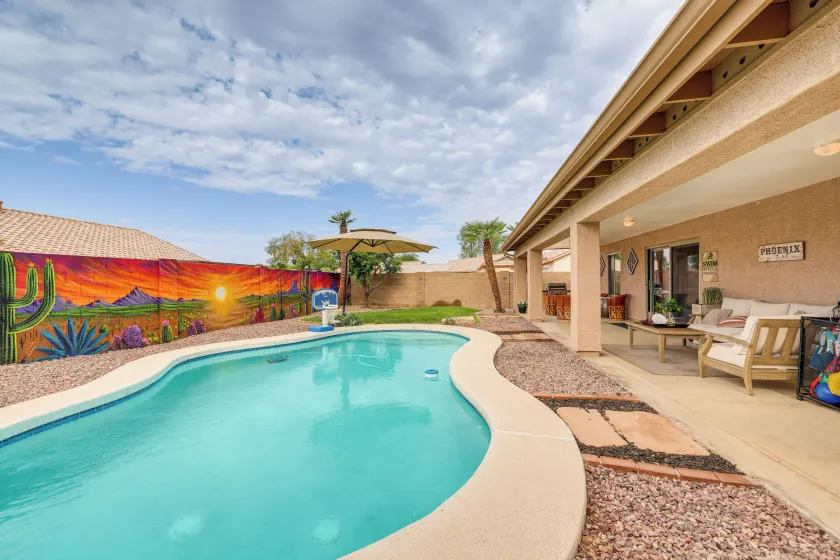 5 Mi to Stadiums! Quiet & Sun-soaked Peoria Oasis - Image 1
