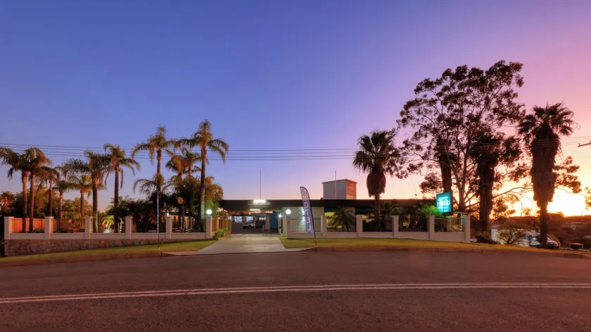 Hilltop Motel - Image 1