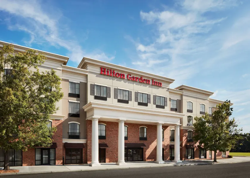 Hilton Garden Inn Beaufort - Image 1