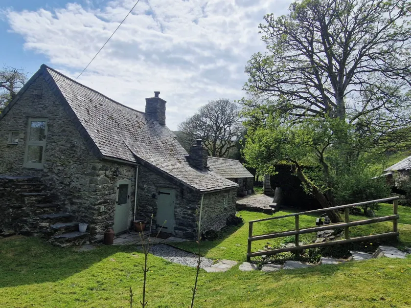 Old Ty'n Y Wern - Image 1
