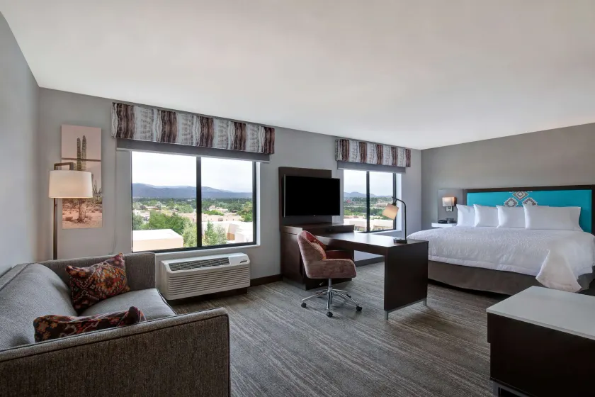 Hampton Inn Santa Fe South - Image 1
