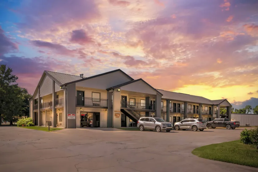 Cypress Inn - Image 1