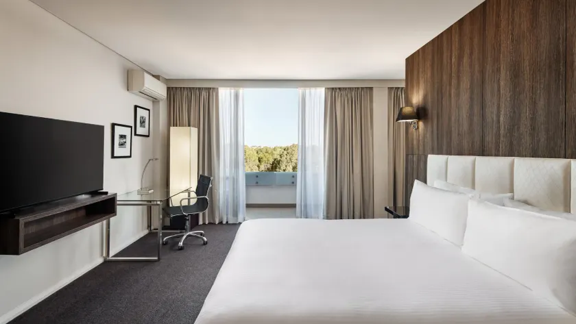 Holiday Inn Warwick Farm by IHG - Image 1