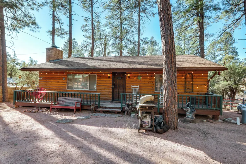 Deck & Forest Views: Black Bear Cabin' in Payson - Image 1