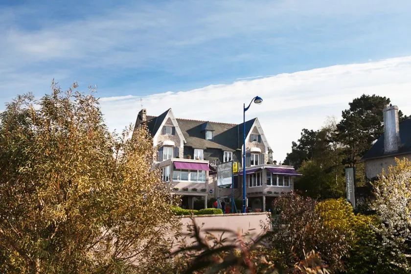 Hôtel Beauséjour Erquy - Image 1