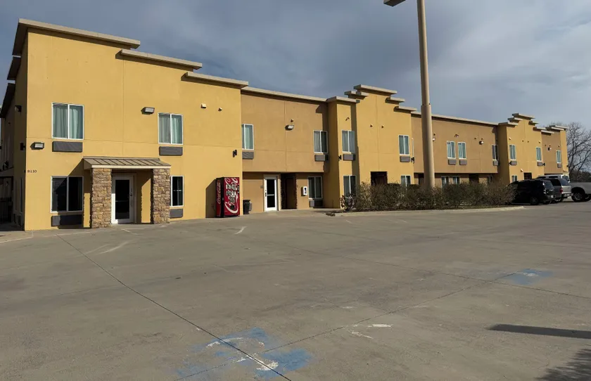 West Worth Inn & Suites White Settlement - Image 1