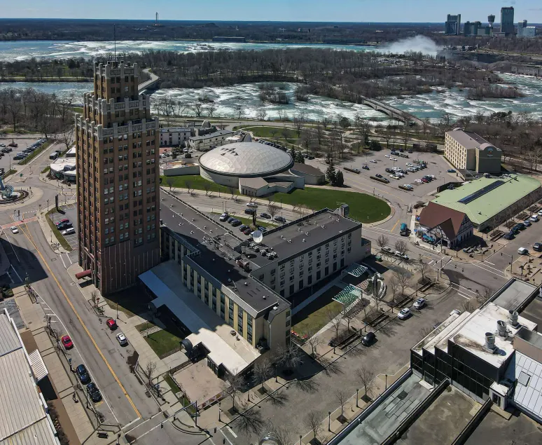 Quality Hotel & Suites At The Falls - Image 1