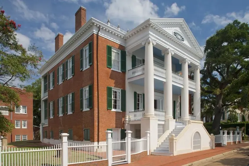Choctaw Hall Bed & Breakfast - Image 1