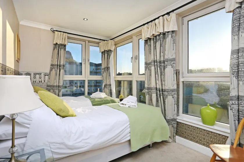 Edinburgh Arthur Seat View Apartment - Image 1
