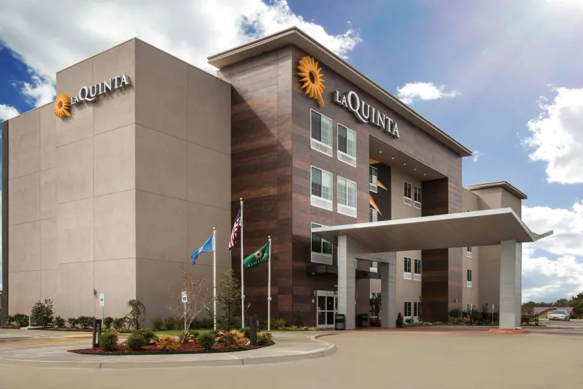 La Quinta by Wyndham Owasso - Image 1