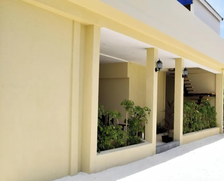 Dhiffushi Tourist Hotel - Image 1