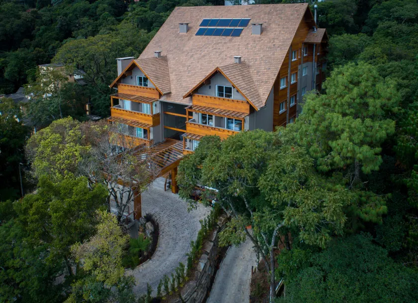 Hotel Refugio da Montanha - 900m da Rua Coberta - Image 1
