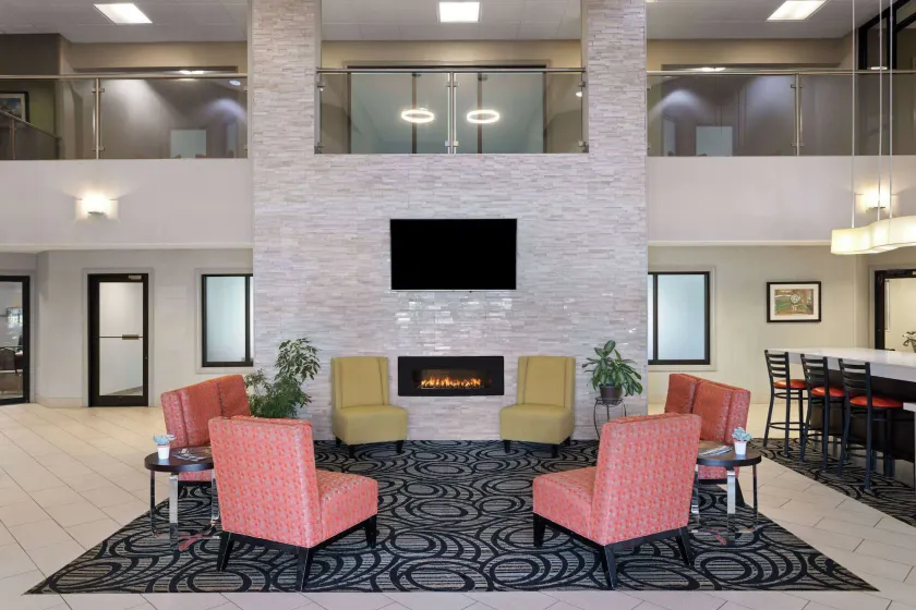 La Quinta by Wyndham Kokomo - Image 1