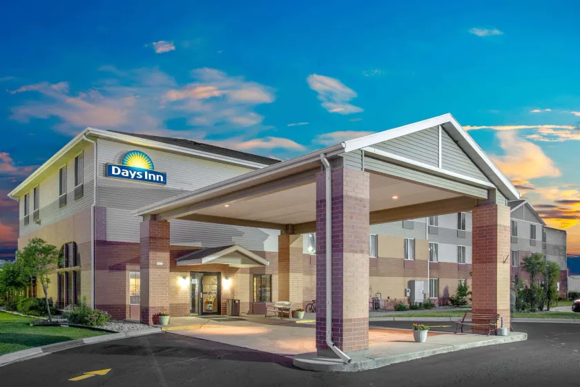 Days Inn by Wyndham Madison NE/Windsor - Image 1