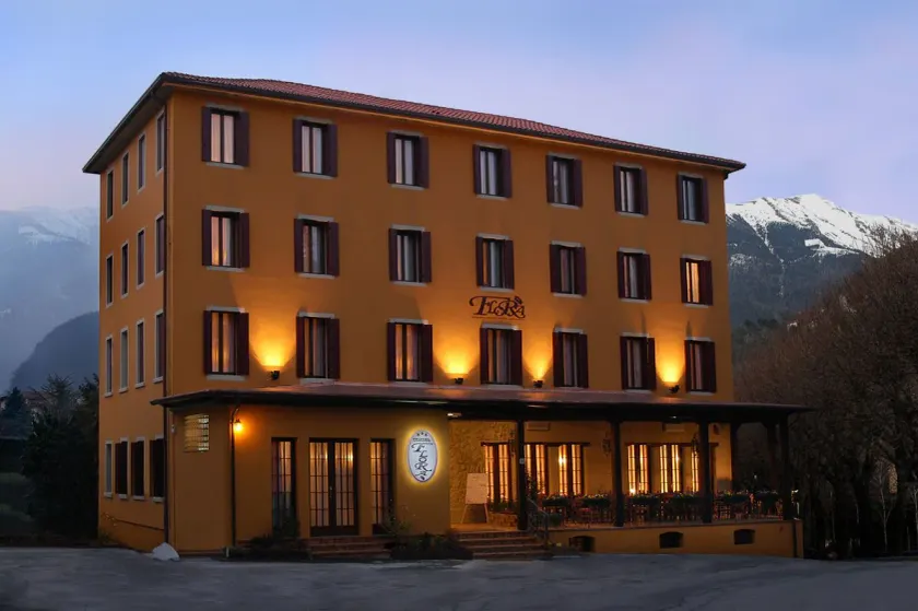 Albergo Ristorante Flora - Image 1