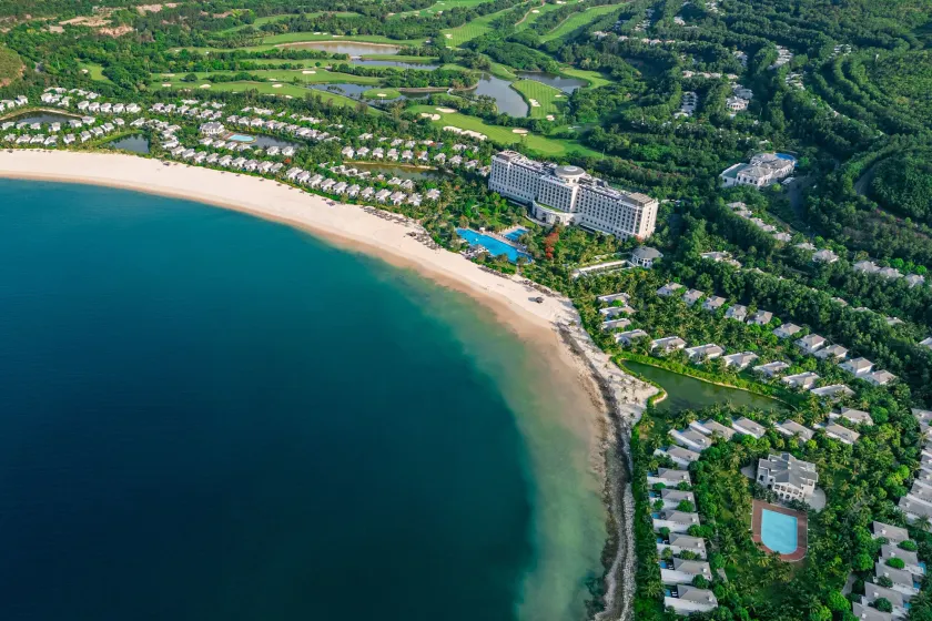 Nha Trang Marriott Resort & Spa, Hon Tre Island - Image 1