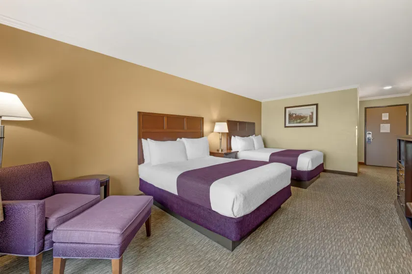 Best Western Plus Grapevine Inn - Image 1