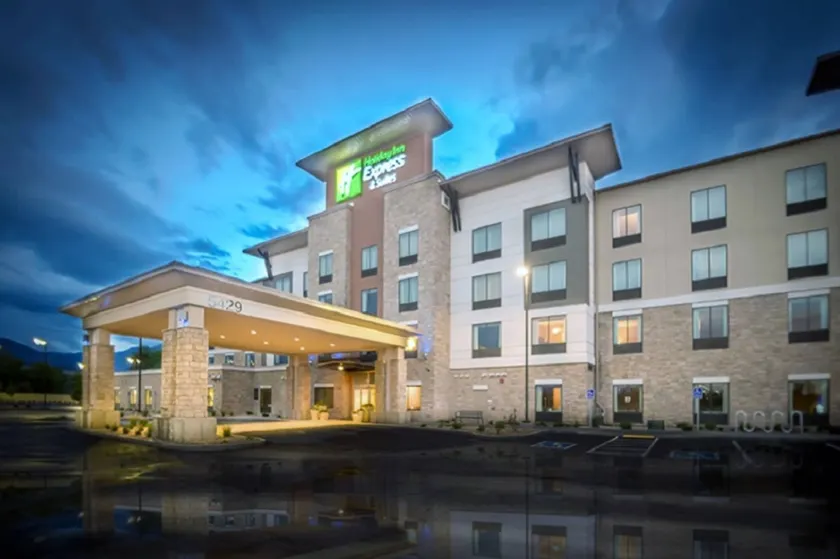 Holiday Inn Express & Suites Salt Lake City South-Murray by IHG - Image 1