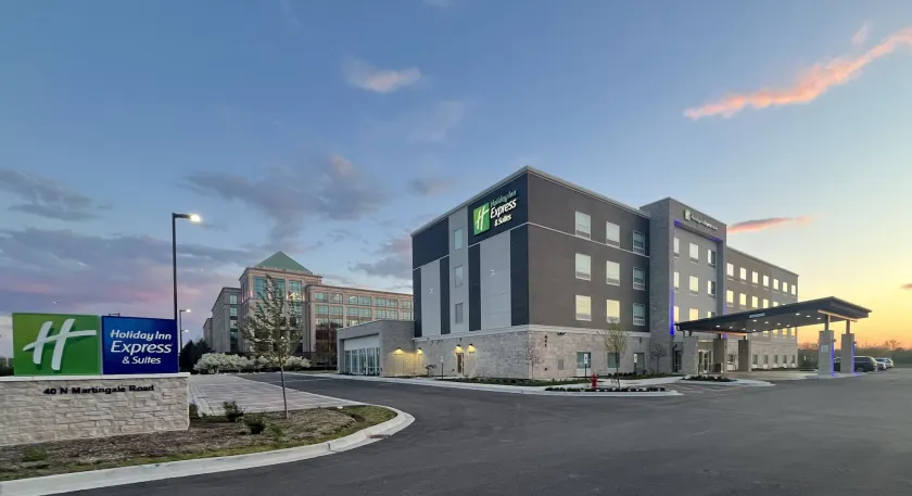 Holiday Inn Express & Suites Chicago Schaumburg by IHG - Image 1