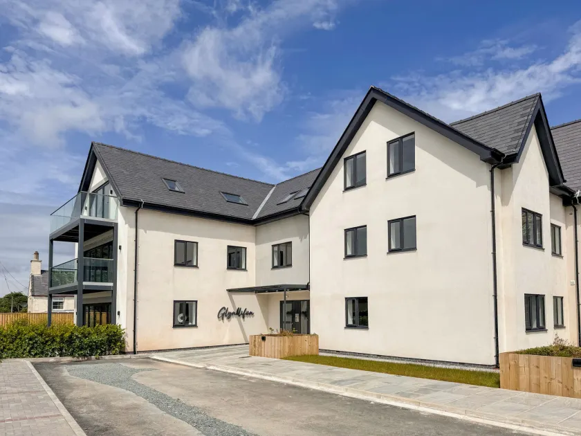 Glynllifon 4 - Image 1