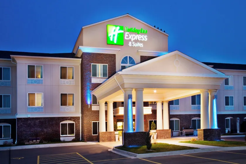 Holiday Inn Express Hotel & Suites - Dubuque West by IHG - Image 1