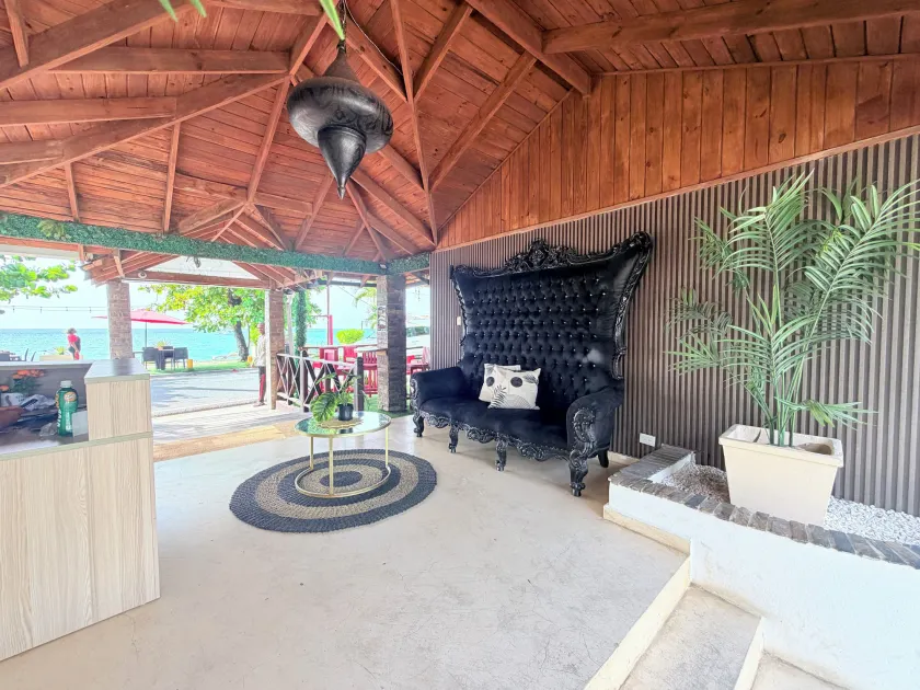 Solaz Boutique Hotel - Image 1