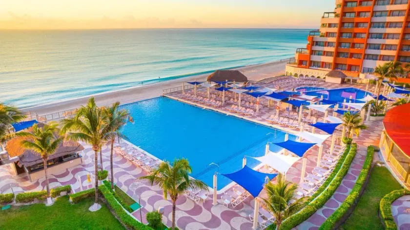 Crown Paradise Club Cancun - All Inclusive - Image 1