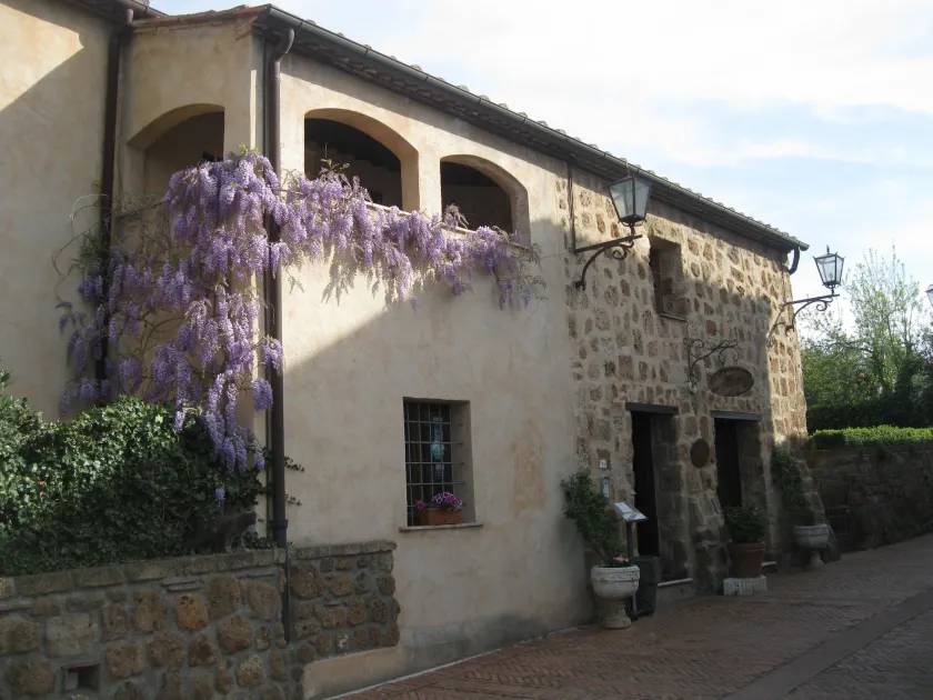 Sovana Hotel & Resort - Image 1