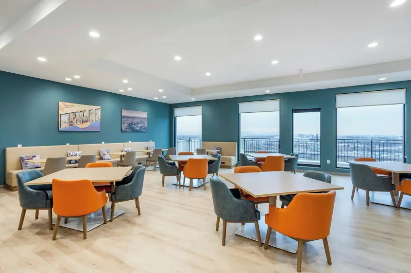 Four Points by Sheraton Newark Airport - Image 1