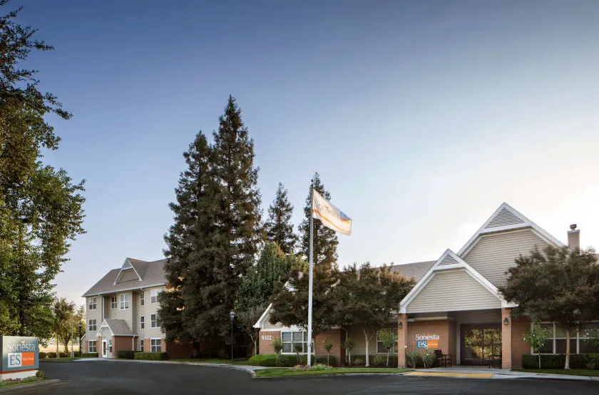 Sonesta ES Suites Fresno - Image 1