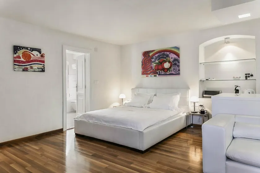 Divota Apartment Hotel - Image 1