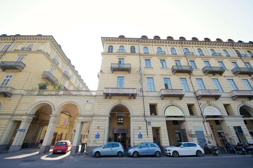 Best Western Crystal Palace Hotel - Image 1