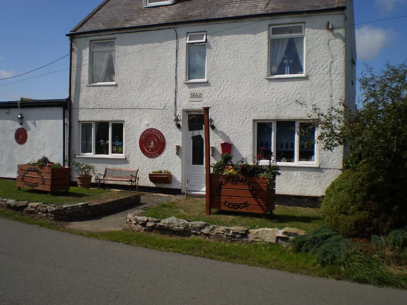 Sportsmans Lodge Bed and Breakfast - Image 1