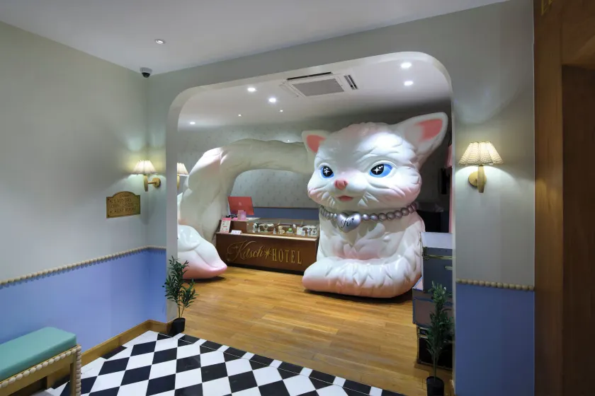 Kitsch Hotel - Image 1