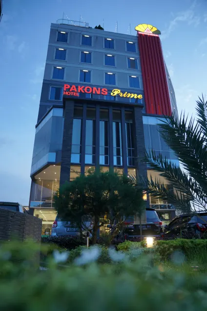 Pakons Prime Hotel - Image 1