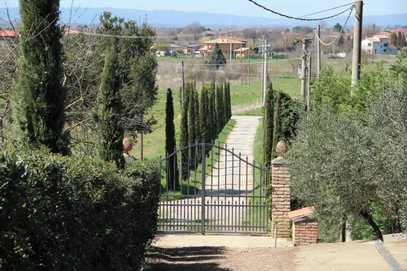 Farmhouse Agriturismo Borgo in Santa Lucia - Image 1