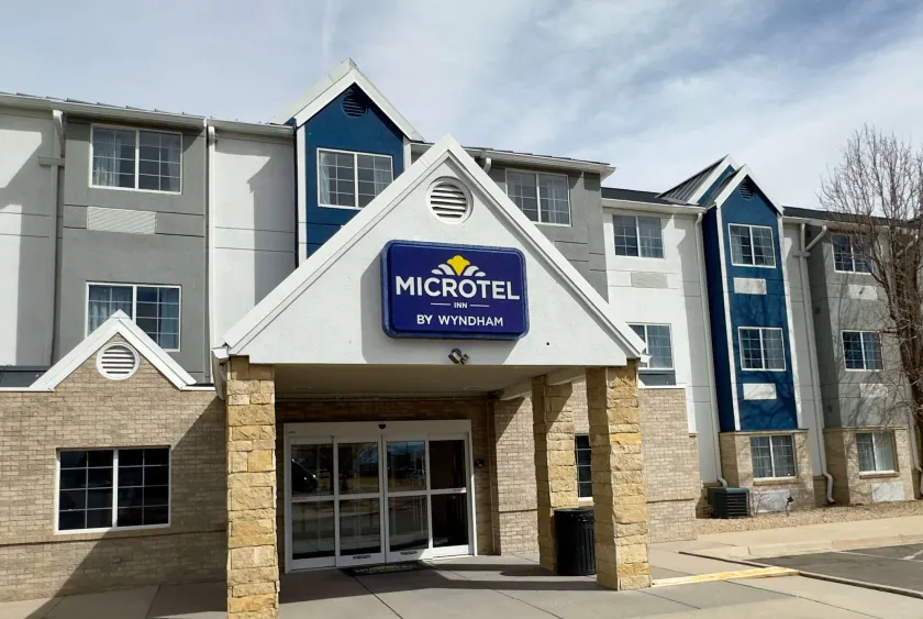 Microtel Inn & Suites by Wyndham Denver Airport - Image 1