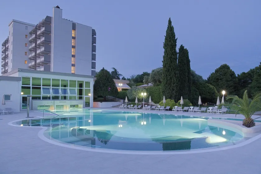 Hotel Des Bains Terme - Image 1